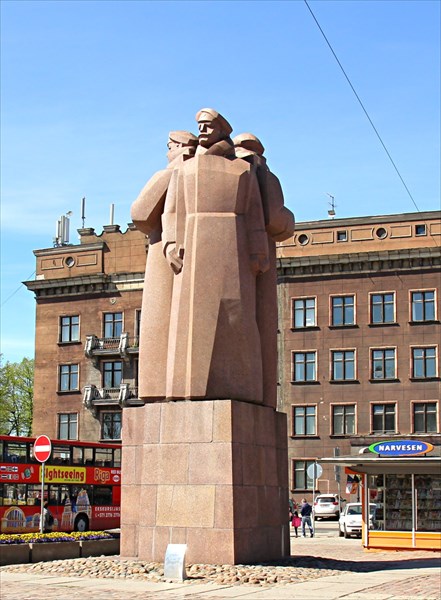 015-Памятник Латышским стрелкам